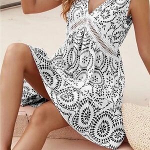 Blooming Jelly Women's Black and White Dress